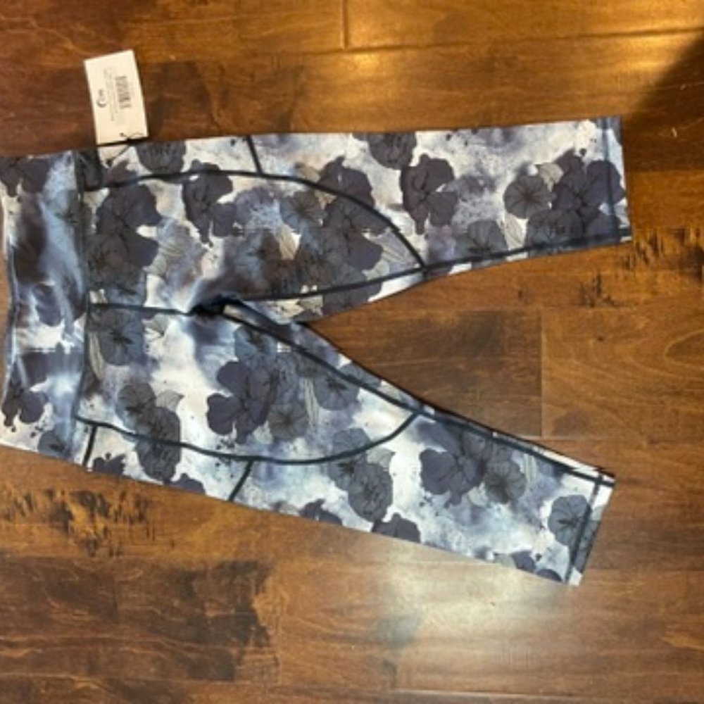 Capri Zyia Active Leggings